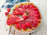 Crostata con crema al latte e fragole