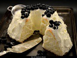 Angel food cake con mascarpone e mirtilli
